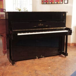Aufrechtes Klavier Modell Z von Steinway