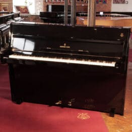 Steinway Model F Klavier im Aufstellformat