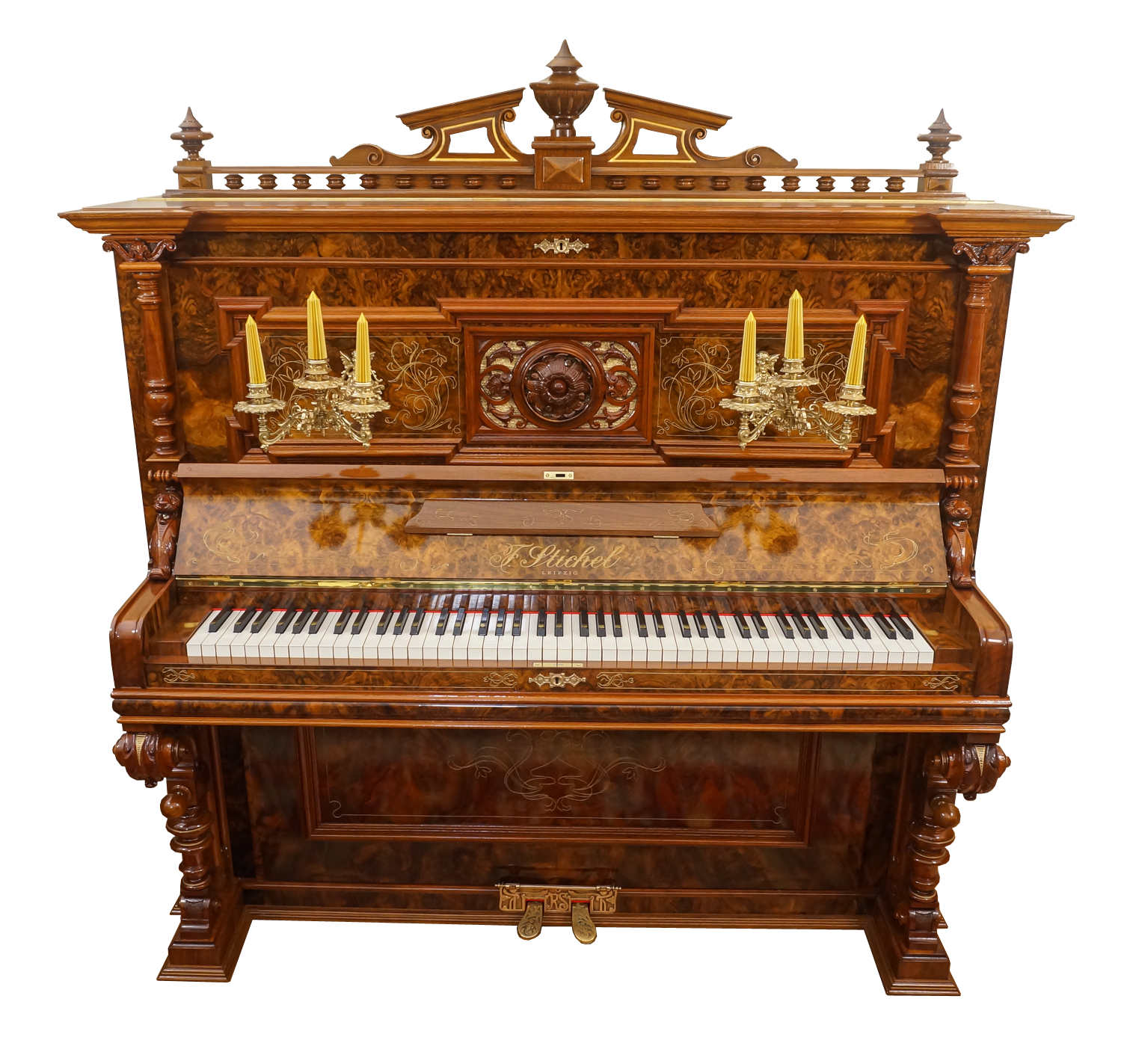 F. Stichel Klavier, Leipzig 1885 – Wurzelholz mit Kerzenleuchtern