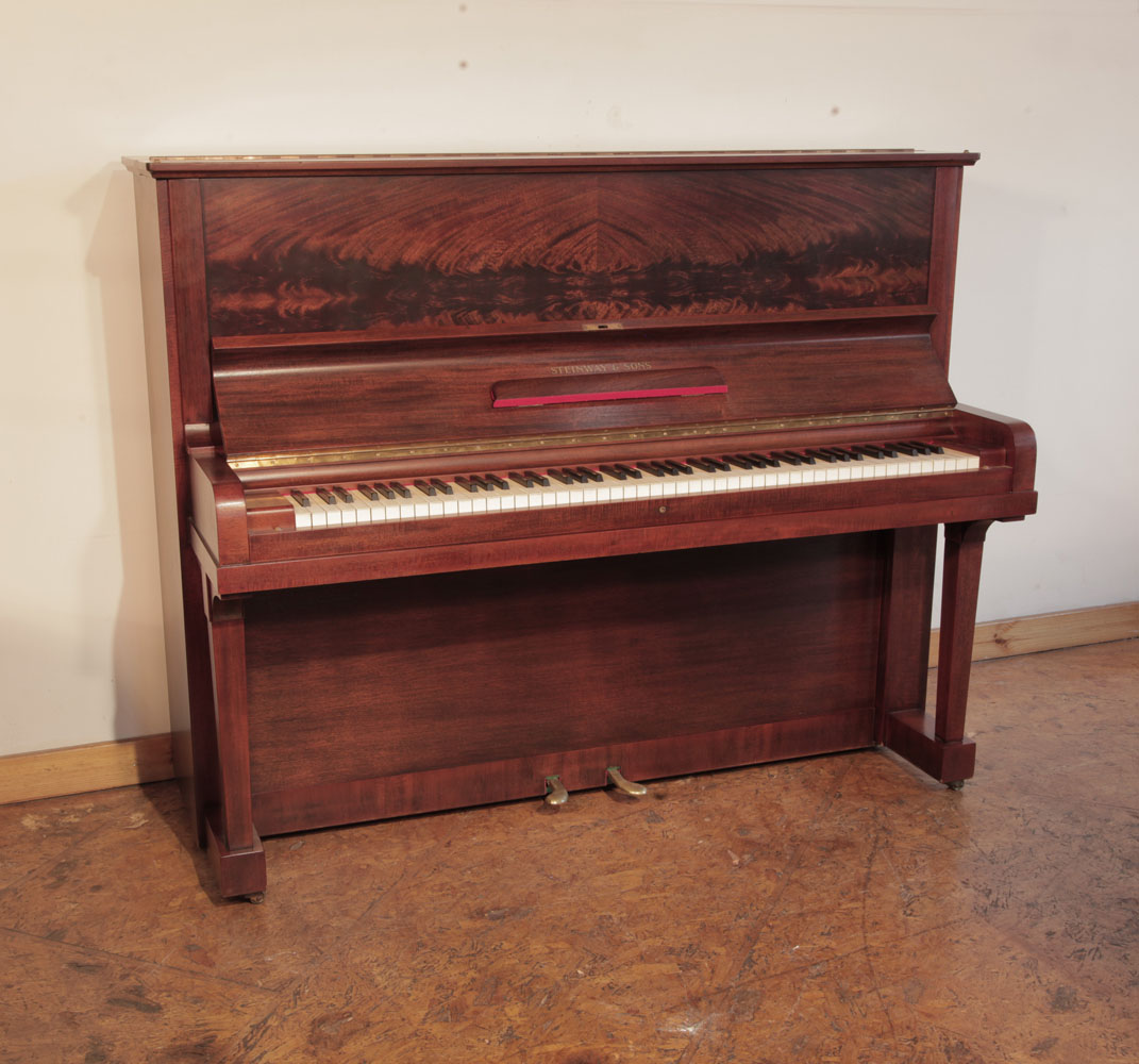 Steinway & Sons Klavier Modell V, Baujahr 1937 – Flammenmahagoni, überholt